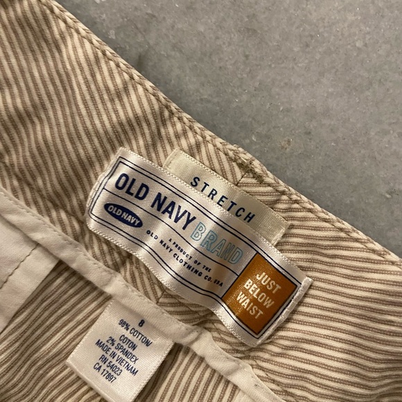 Old Navy Size 8 Khaki Cream Stripe Stretch Mid Rise Straight Leg Cropped Pants - Picture 6 of 12